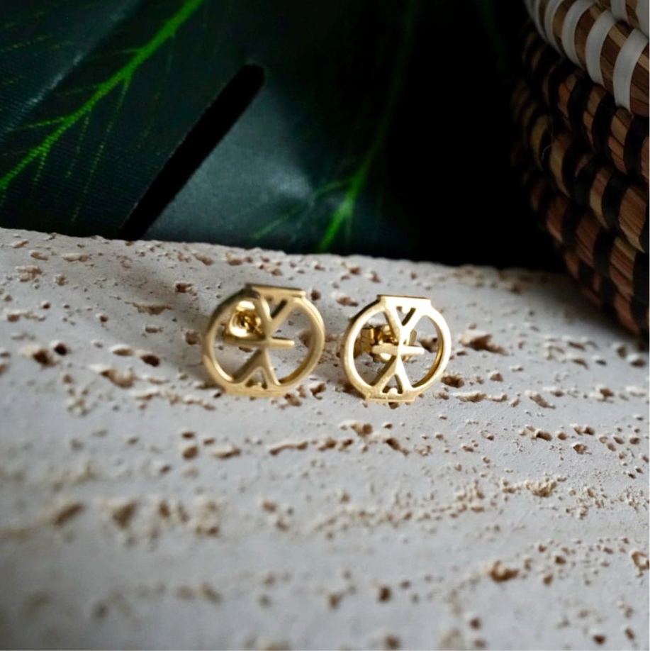 Resilience stud earrings