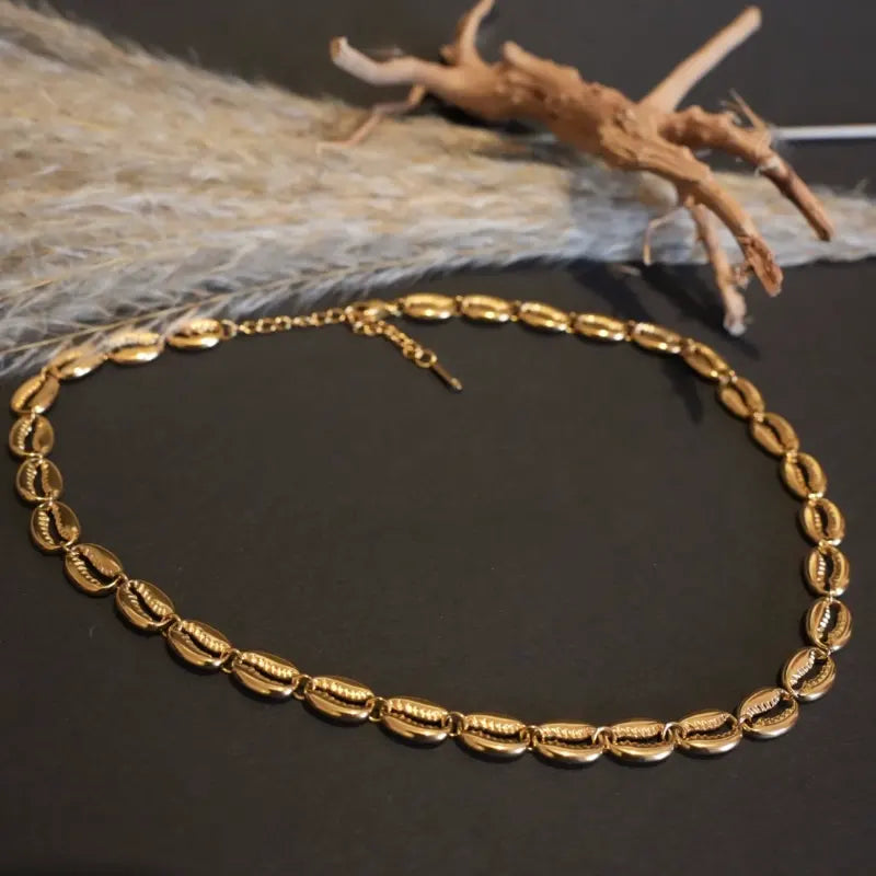 Cowries Choker Necklace - Elegant Leati Cowrie Design by Doore Dasi - Dooredasi