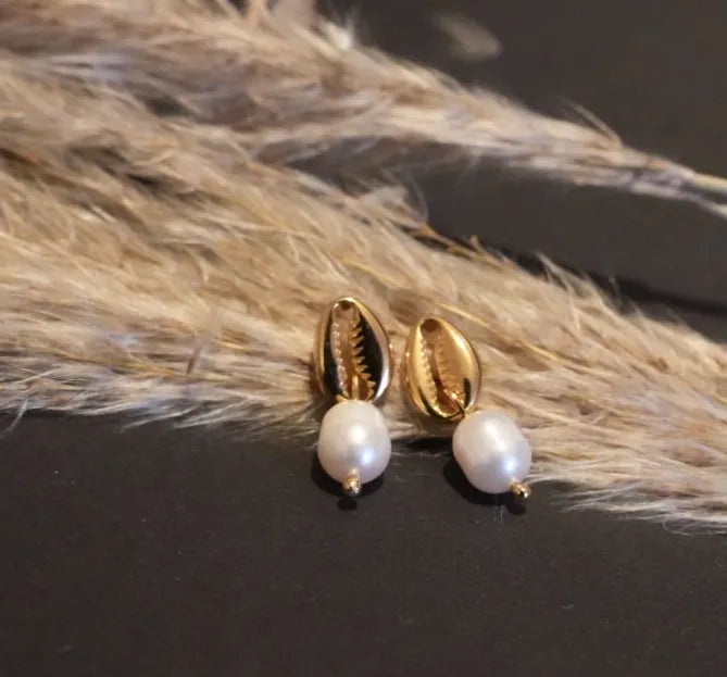 Cowry Pearl Earrings - Elegant African-Inspired Jewelry by Doore Dasi - Dooredasi